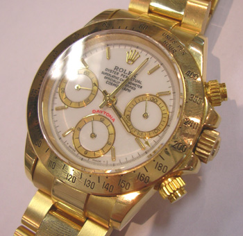 This <b> FAKE Rolex Daytona </b> is indeed made of gold but NO part was made by