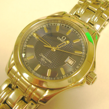 Stainless steel <b>Omega</b> Seamaster quartz with a beautiful navy blue dial. T