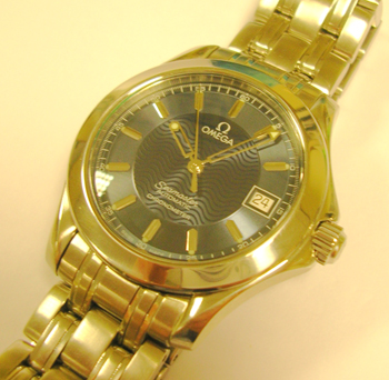 Gent's steel <b>Omega</b> Seamaster with beautiful blue dial. This is the plain 