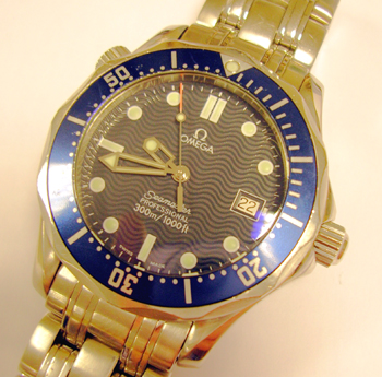 Stainless steel mid-size <b>Omega Seamaster</b> quartz, blue dial. A very wearab