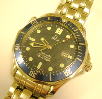 Full-size <b>Omega Seamaster</b> quartz, very similar to those worn by 007 Pierc