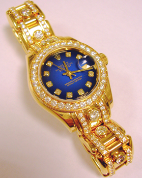 <b>UNWORN</b> 18ct lady's Masterpiece model 80298 with ALL ORIGINAL full diamond